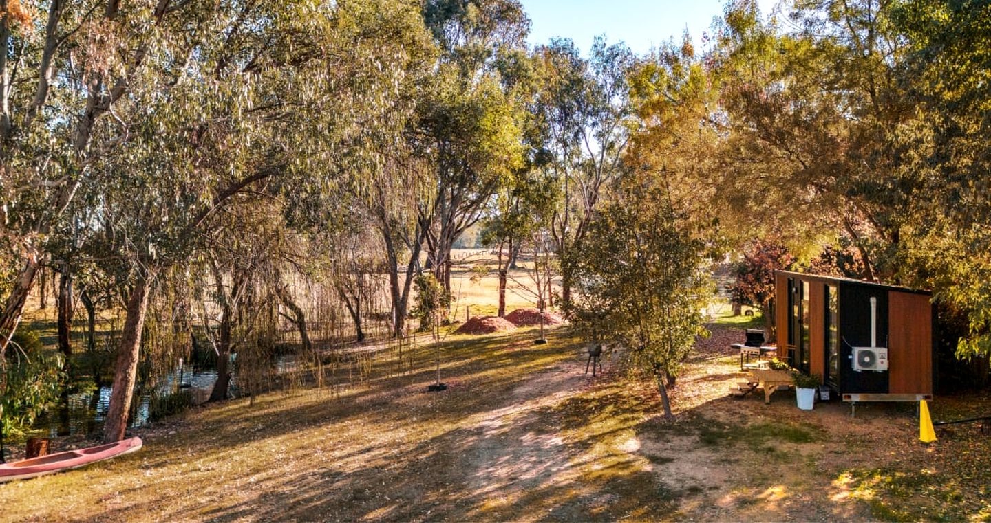 Fantastic Secluded Tiny House with Fire Pit in Milawa, Victoria