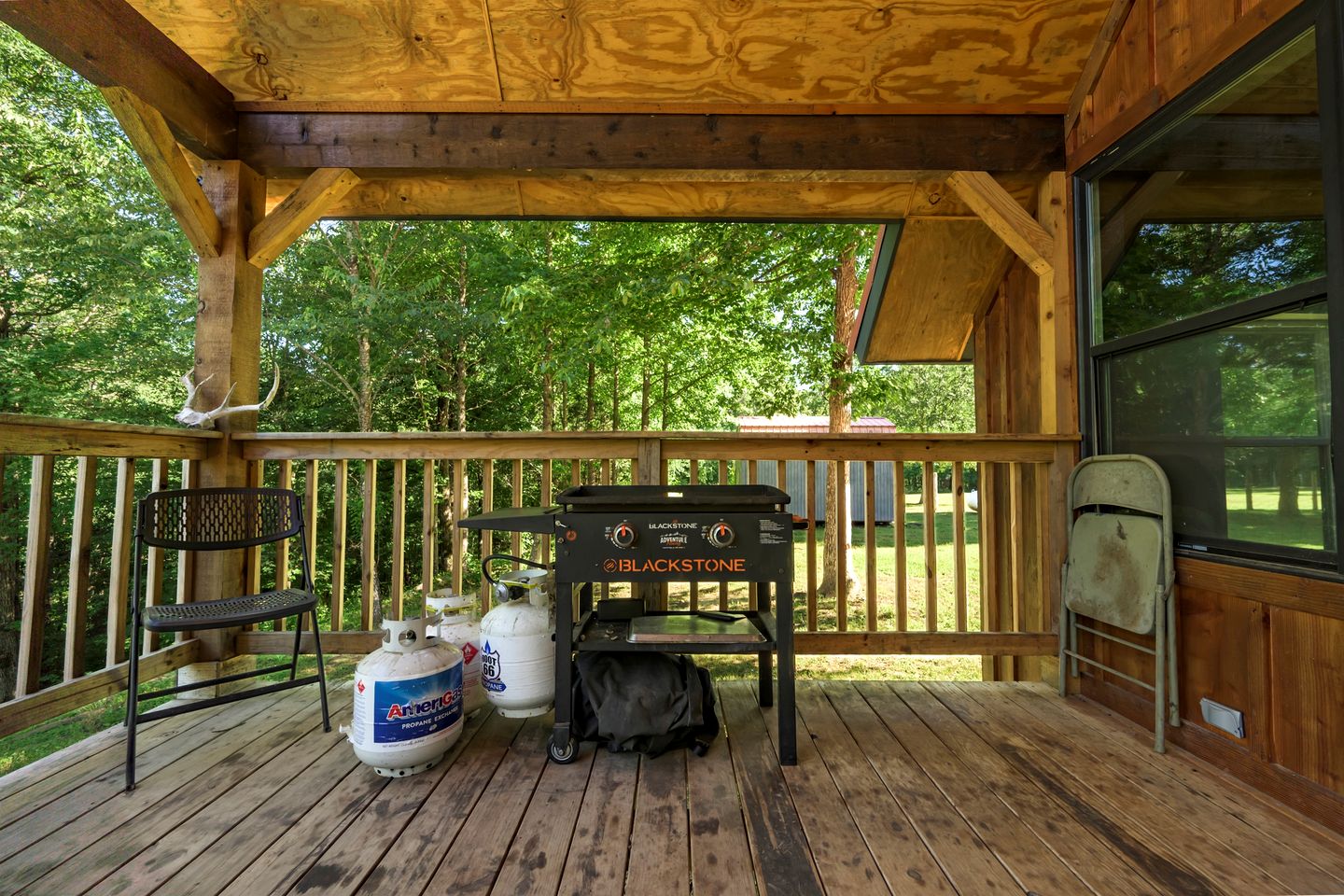 Fantastic Secluded Wooden Cabin with All Commodities in Nashoba, Oklahoma