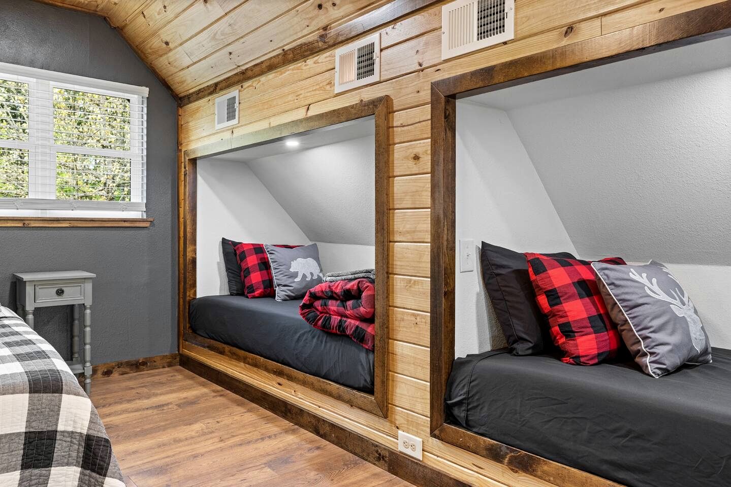 Fantastic Secluded Wooden Cabin with All Commodities in Nashoba, Oklahoma