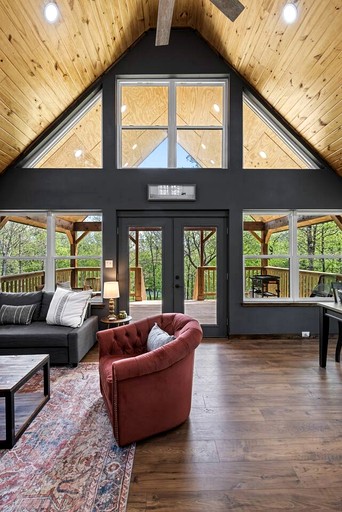 Fantastic Secluded Wooden Cabin with All Commodities in Nashoba, Oklahoma