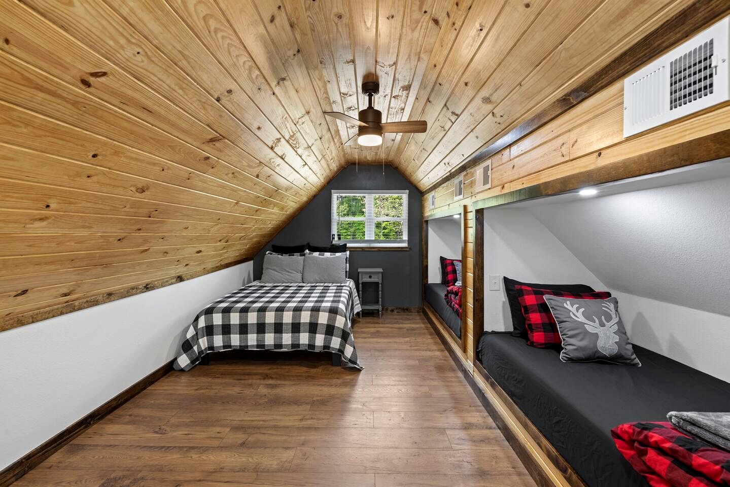 Fantastic Secluded Wooden Cabin with All Commodities in Nashoba, Oklahoma