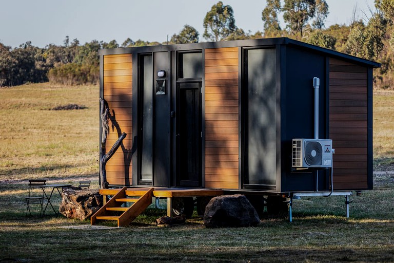 Fantastic Tiny House with Breathtaking Farmlands and Wine Tours in New South Wales, Australia