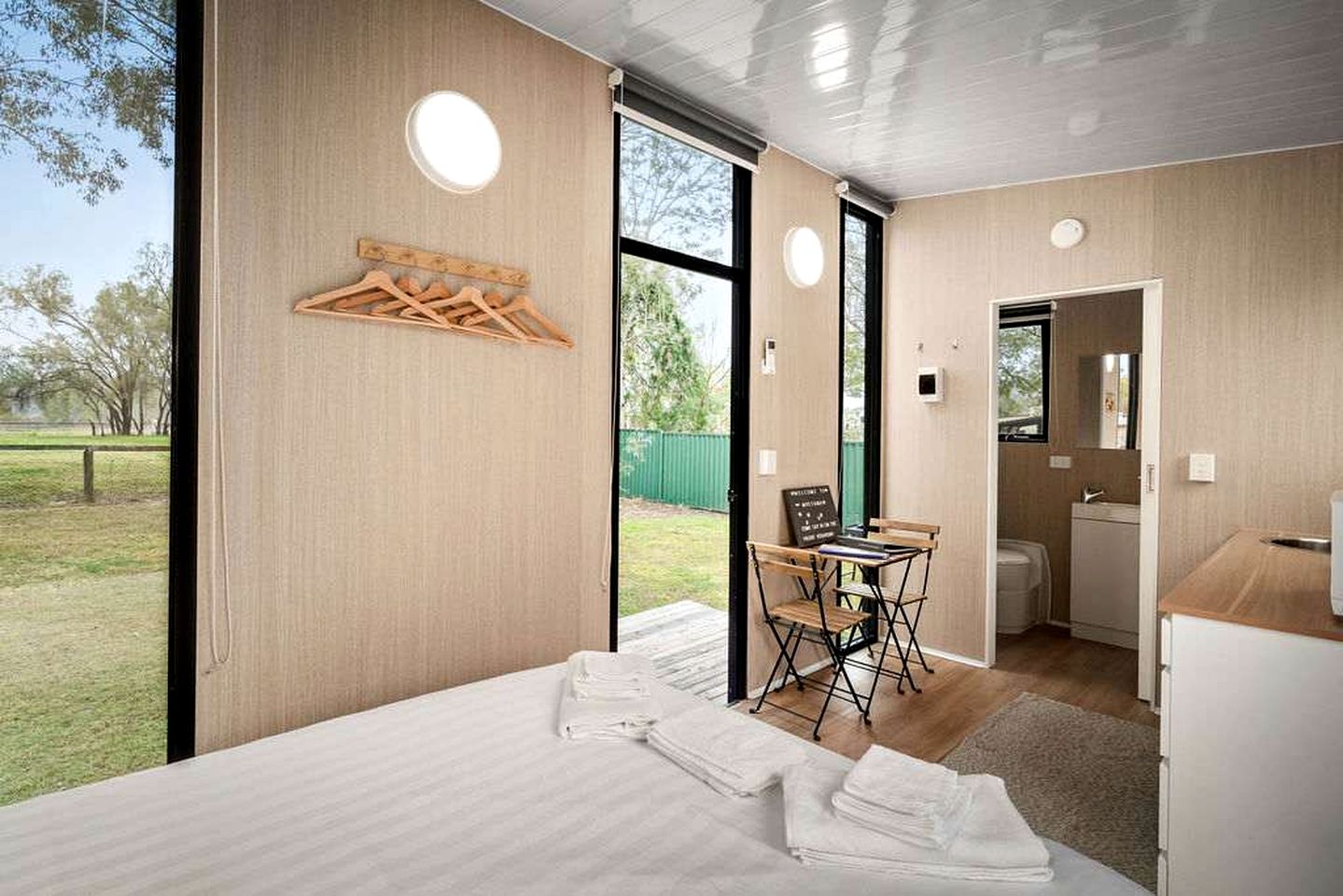 Fantastic Tiny House with Nice Sights in Glen Caim, Queensland