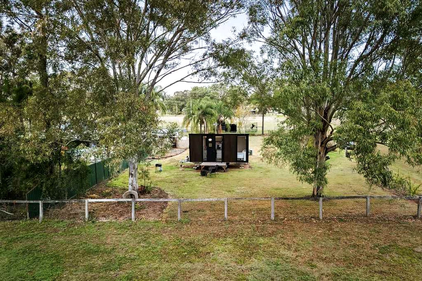 Fantastic Tiny House with Nice Sights in Glen Caim, Queensland