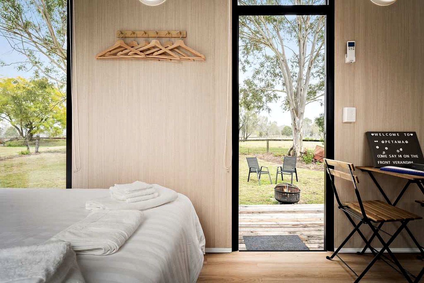 Fantastic Tiny House with Nice Sights in Glen Caim, Queensland