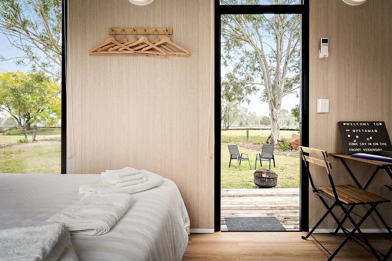 Tiny Houses (Australia, Glen Cairn, Queensland)