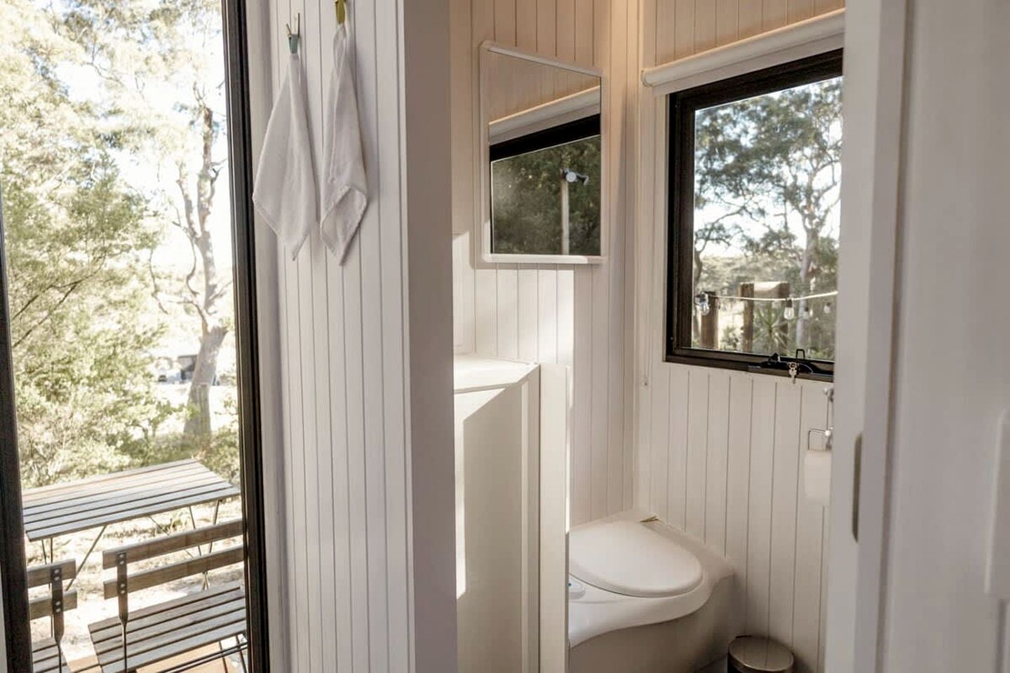 Fantastic Tiny House Retreat with Vineyards Views in Anna Bay, New South Wales