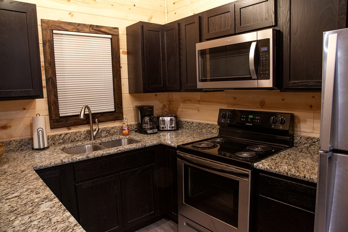 Fantastic Treehouse with Fire Pit and Hot-tub in Herod, Illinois