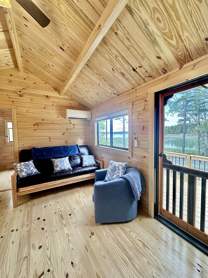 Fantastic Waterfront Wooden Cabin in Milbridge, Maine