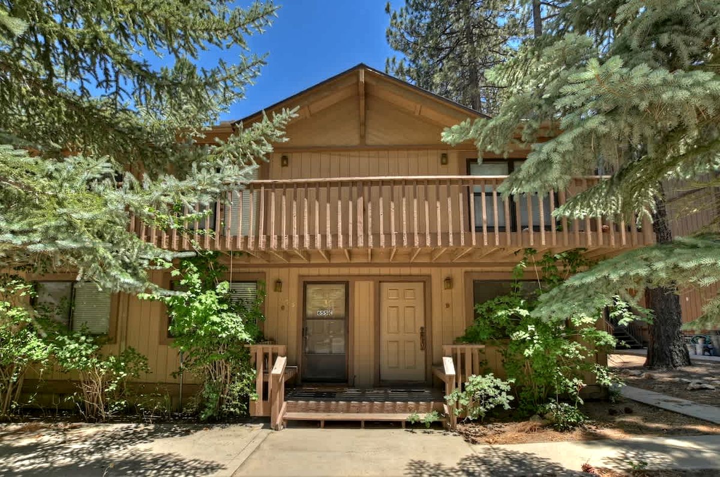 Cabins (United States of America, Big Bear Lake, California)