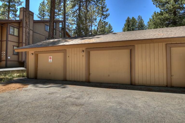 Cabins (United States of America, Big Bear Lake, California)