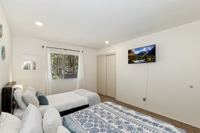 Cabins (United States of America, Big Bear Lake, California)
