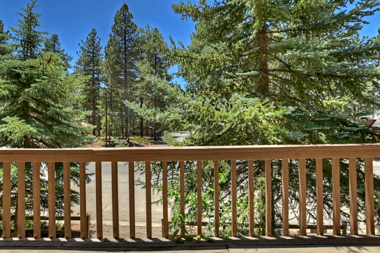 Cabins (United States of America, Big Bear Lake, California)
