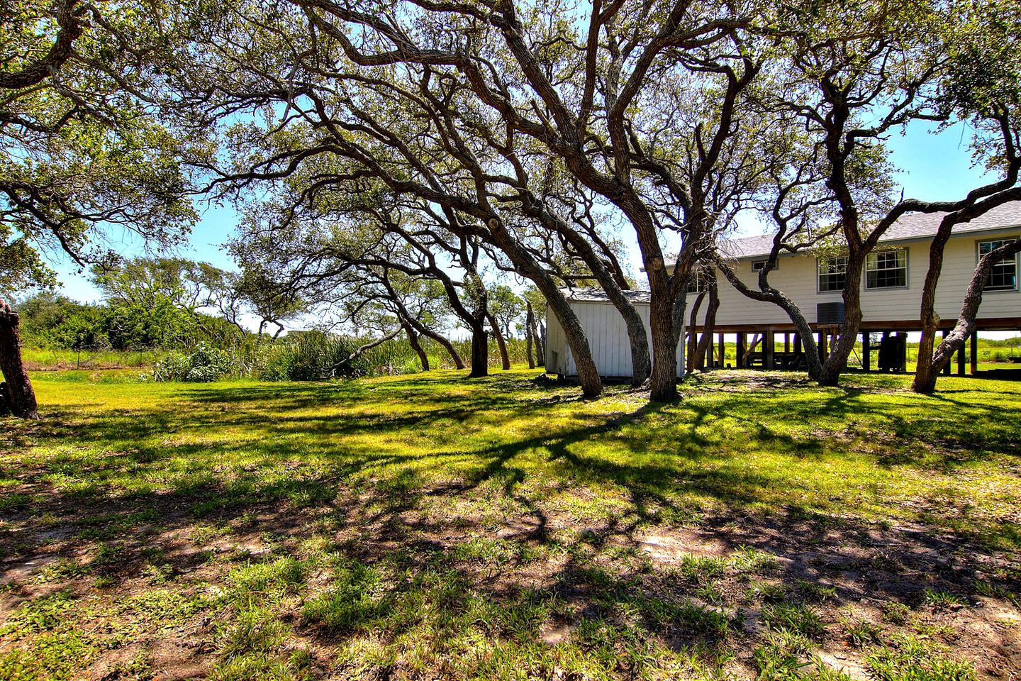 Family Style Fishing Cabin with Porch and Grill Perfect for Group Getaways on the Conn Brown Harbour, Aransas Pass Texas