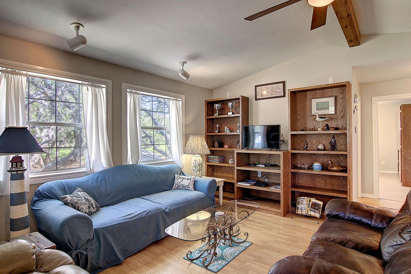 Family Style Fishing Cabin with Porch and Grill Perfect for Group Getaways on the Conn Brown Harbour, Aransas Pass Texas