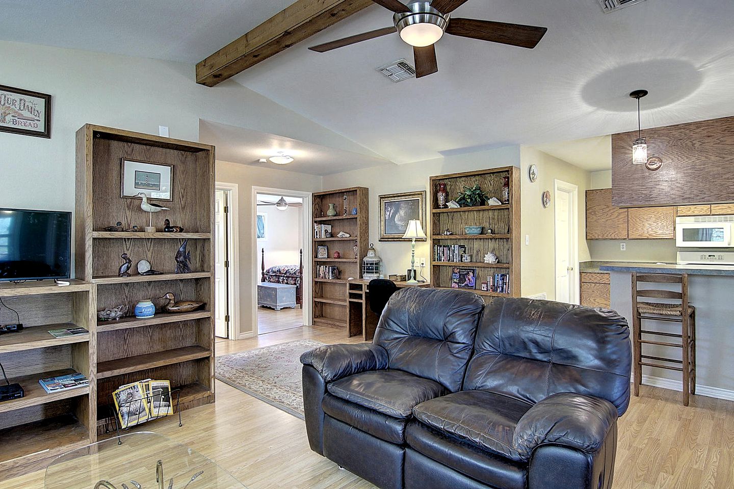 Family Style Fishing Cabin with Porch and Grill Perfect for Group Getaways on the Conn Brown Harbour, Aransas Pass Texas