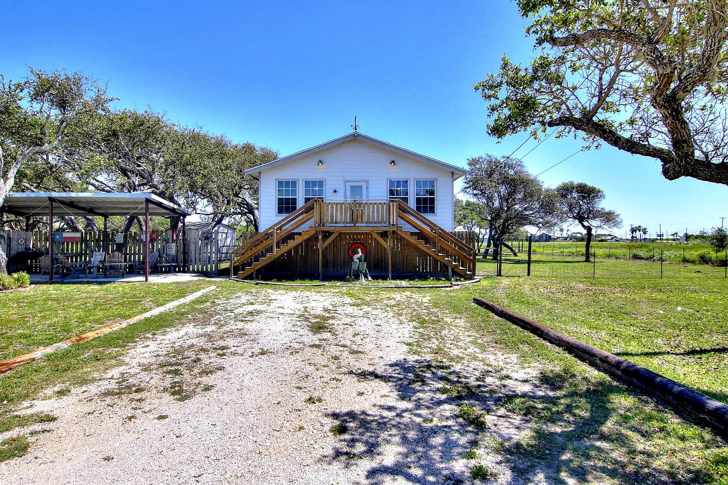 Family Style Fishing Cabin with Porch and Grill Perfect for Group Getaways on the Conn Brown Harbour, Aransas Pass Texas
