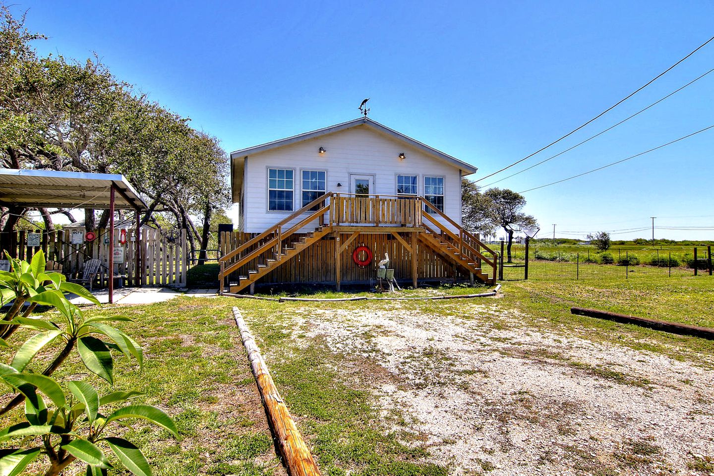 Family Style Fishing Cabin with Porch and Grill Perfect for Group Getaways on the Conn Brown Harbour, Aransas Pass Texas