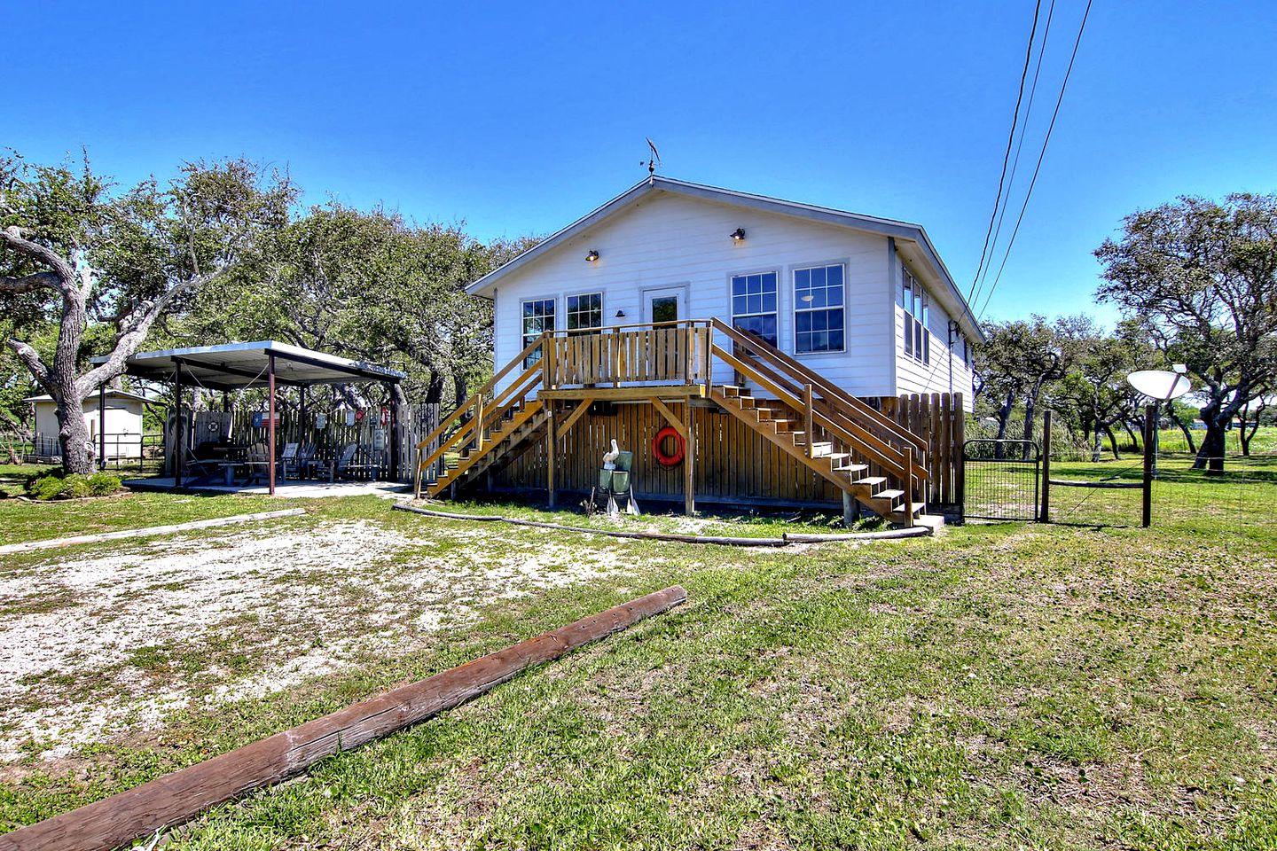 Family Style Fishing Cabin with Porch and Grill Perfect for Group Getaways on the Conn Brown Harbour, Aransas Pass Texas