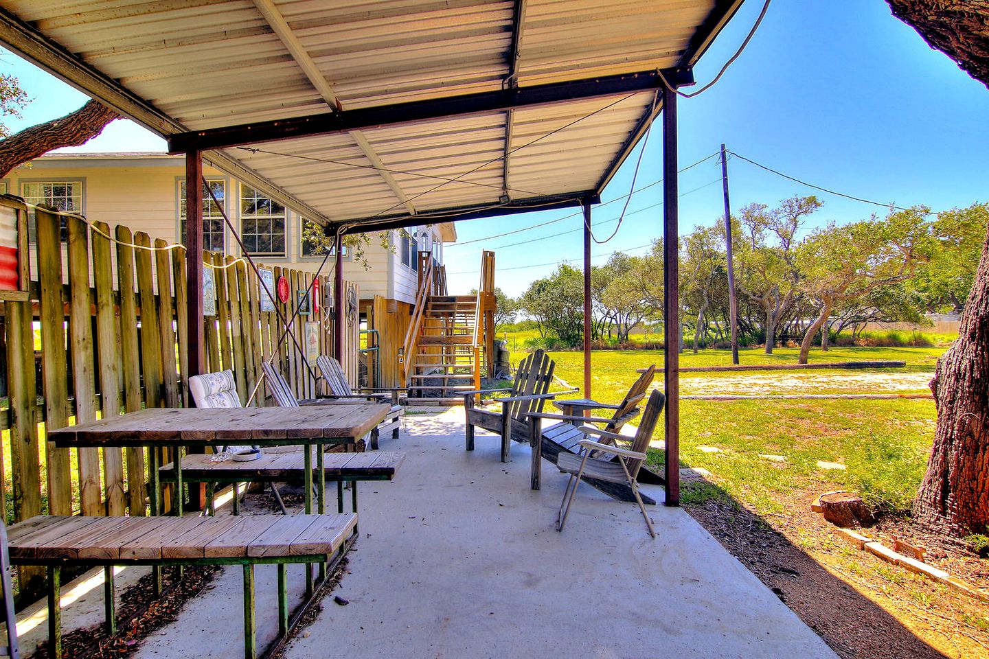 Family Style Fishing Cabin with Porch and Grill Perfect for Group Getaways on the Conn Brown Harbour, Aransas Pass Texas