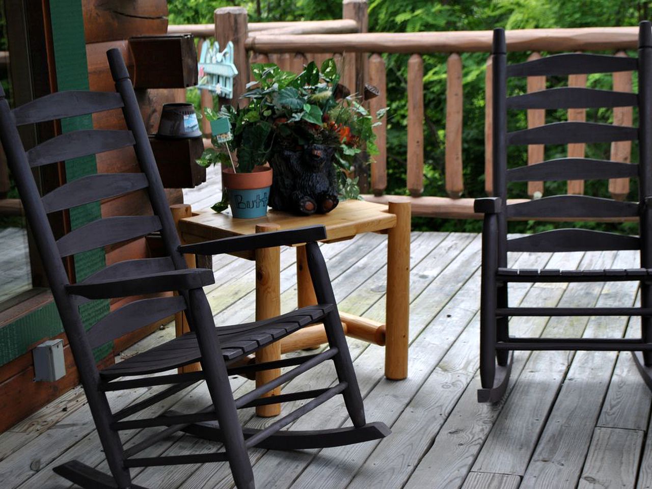 Secluded Mountain Cabin Getaway with a Hot Tub near Sevierville, Tennessee