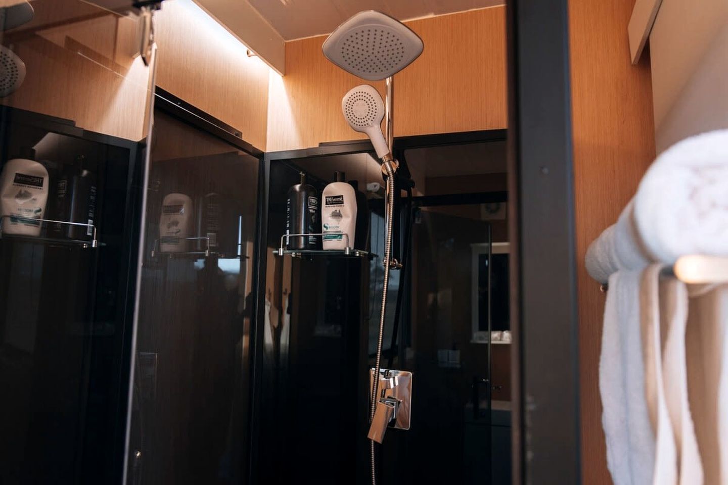 Farm Glamping Stay in Alberton West for Victoria Getaways