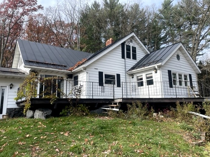 Beautiful Farm House for Unforgettable Group Vacations in Greenwood, Wisconsin