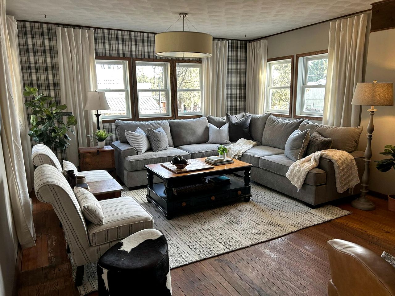 Beautiful Farm House for Unforgettable Group Vacations in Greenwood, Wisconsin