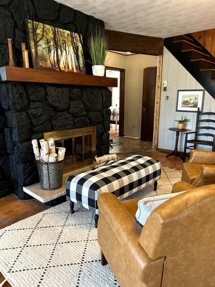 Beautiful Farm House for Unforgettable Group Vacations in Greenwood, Wisconsin