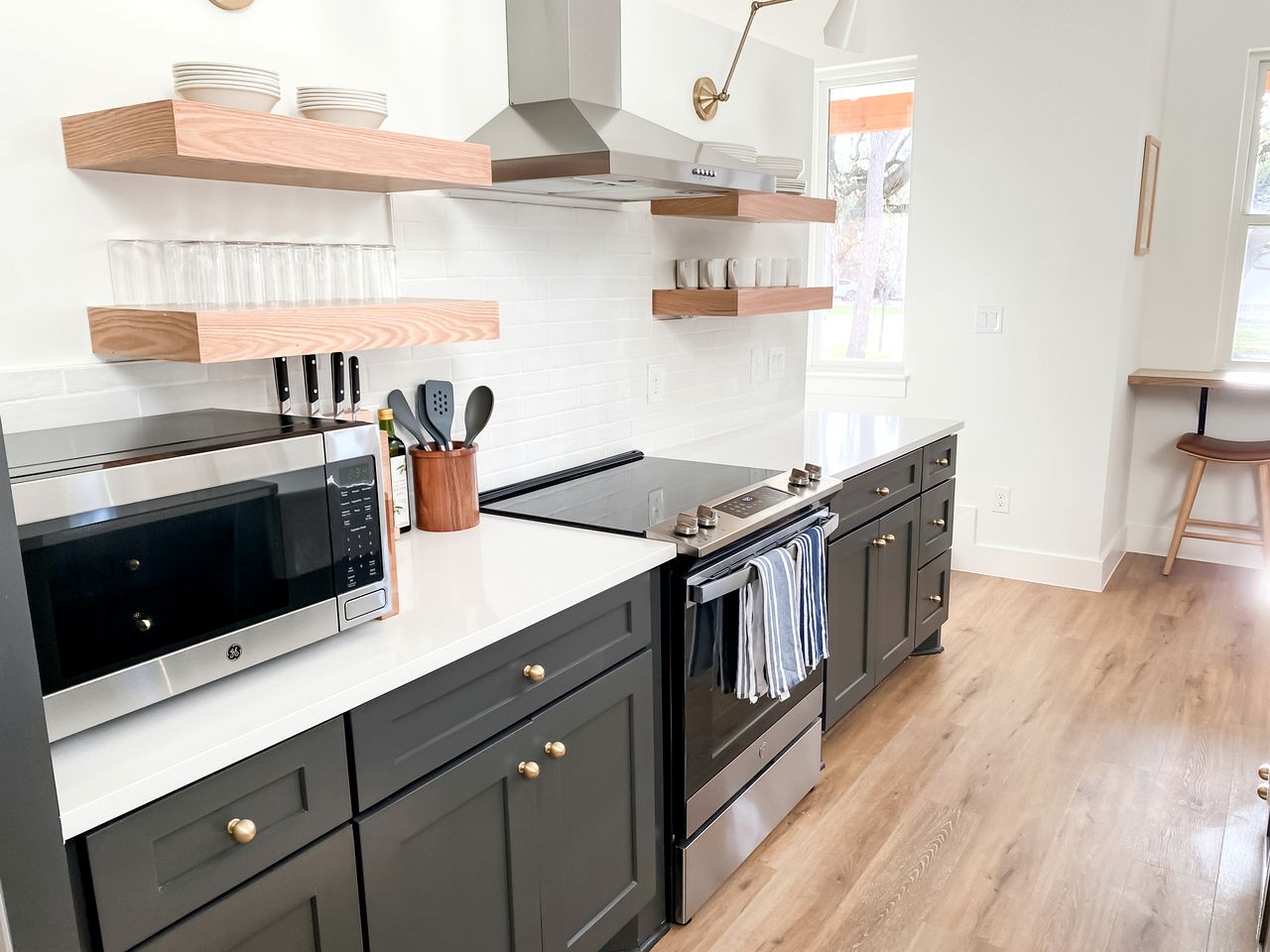 Elegant Farm House Beautifully Design in Texas