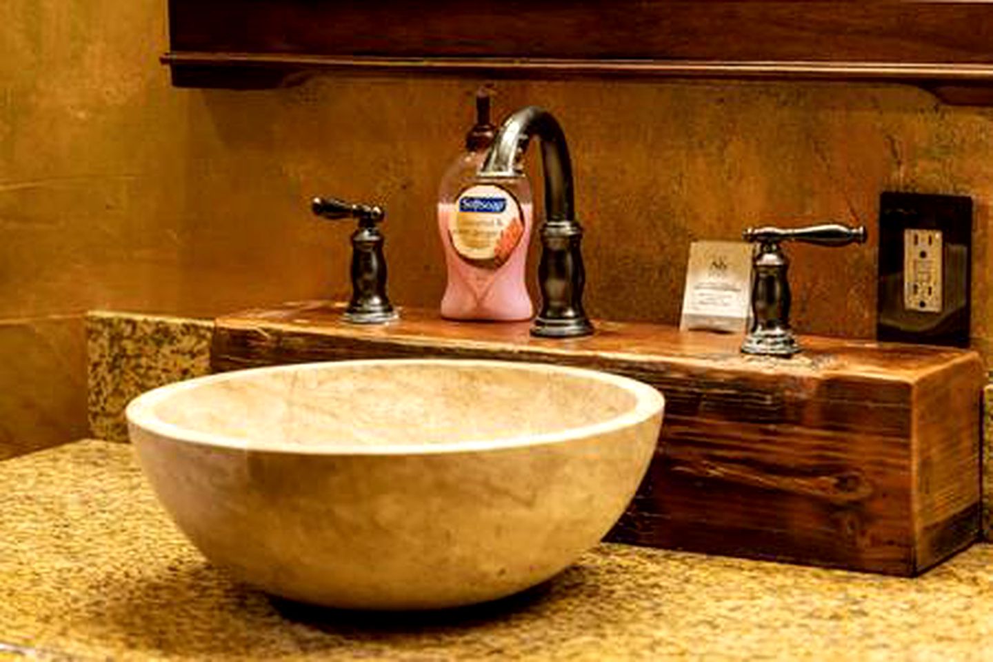 Rustic Wheelchair Accessible Room for a Glamping Escape in a Texan Nature Lodge