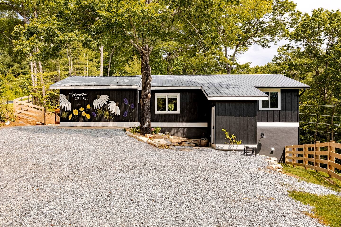 Enchanting Vacation Rental Farmhouse Embraced by Majestic Mountains near the Sparkling River in Lake Toxaway North Carolina