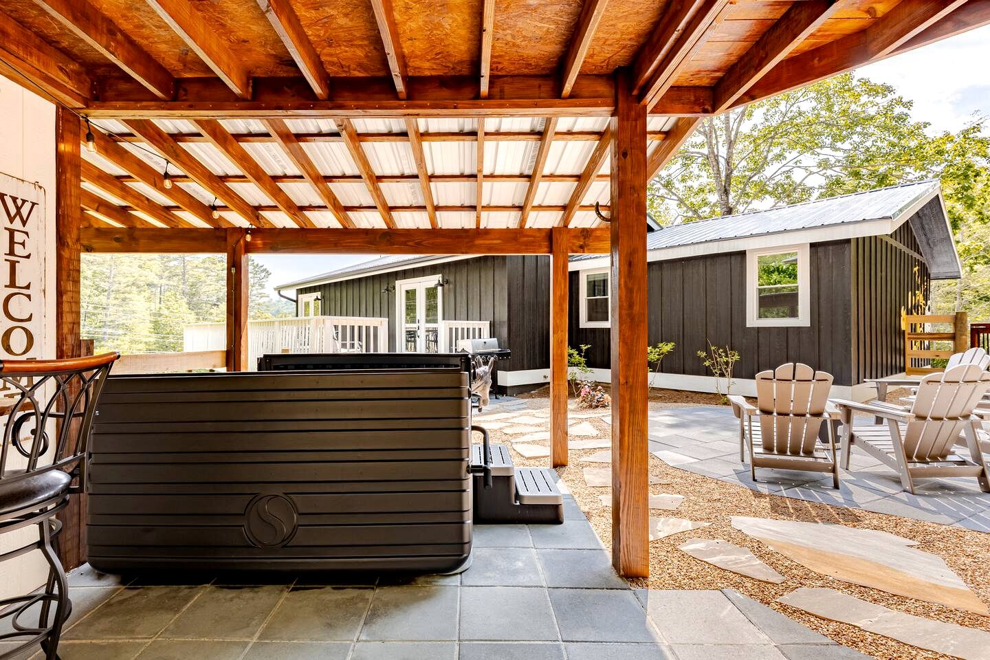 Enchanting Vacation Rental Farmhouse Embraced by Majestic Mountains near the Sparkling River in Lake Toxaway North Carolina