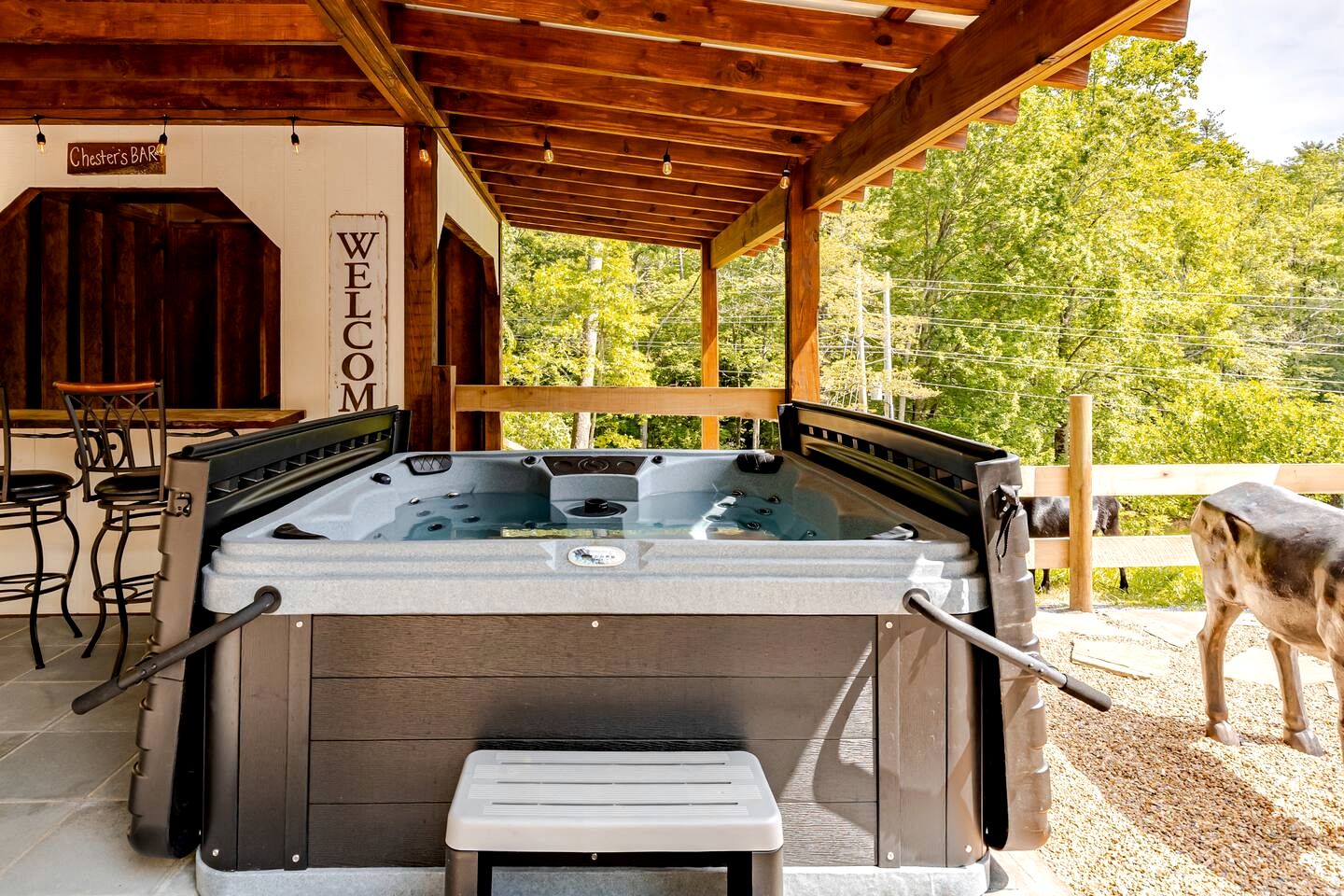 Enchanting Vacation Rental Farmhouse Embraced by Majestic Mountains near the Sparkling River in Lake Toxaway North Carolina