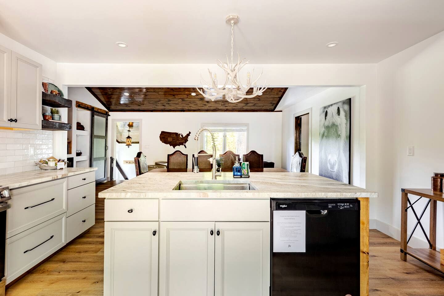 Enchanting Vacation Rental Farmhouse Embraced by Majestic Mountains near the Sparkling River in Lake Toxaway North Carolina