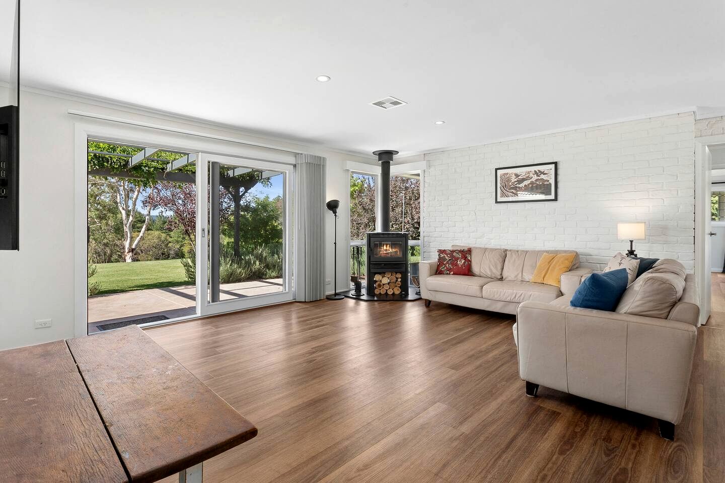 Tranquil Countryside Retreat with Private Guest Cottage near Canberra in Carwoola, Australia