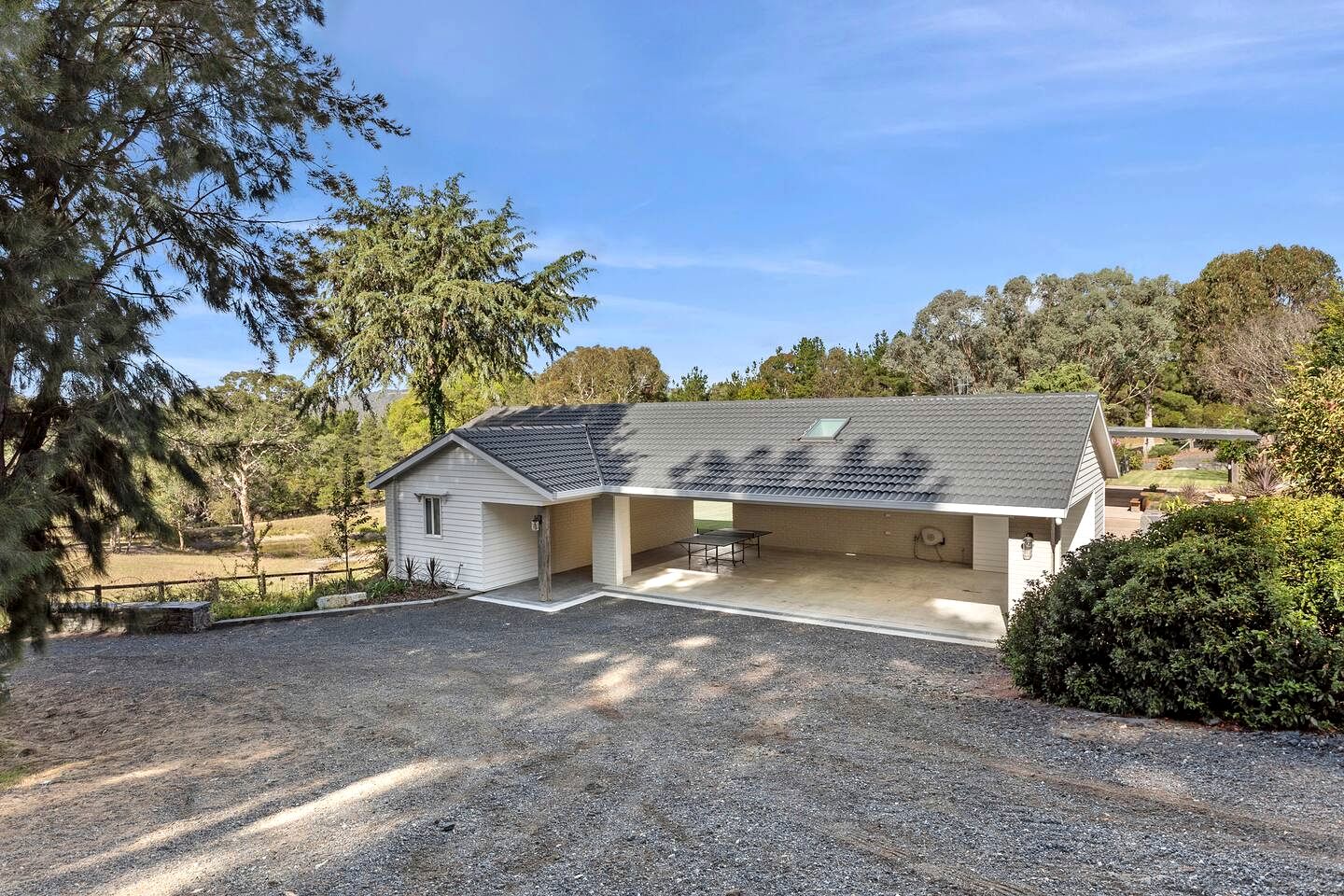 Tranquil Countryside Retreat with Private Guest Cottage near Canberra in Carwoola, Australia