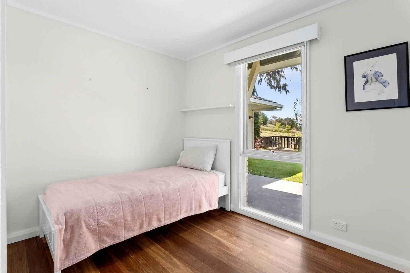 Tranquil Countryside Retreat with Private Guest Cottage near Canberra in Carwoola, Australia