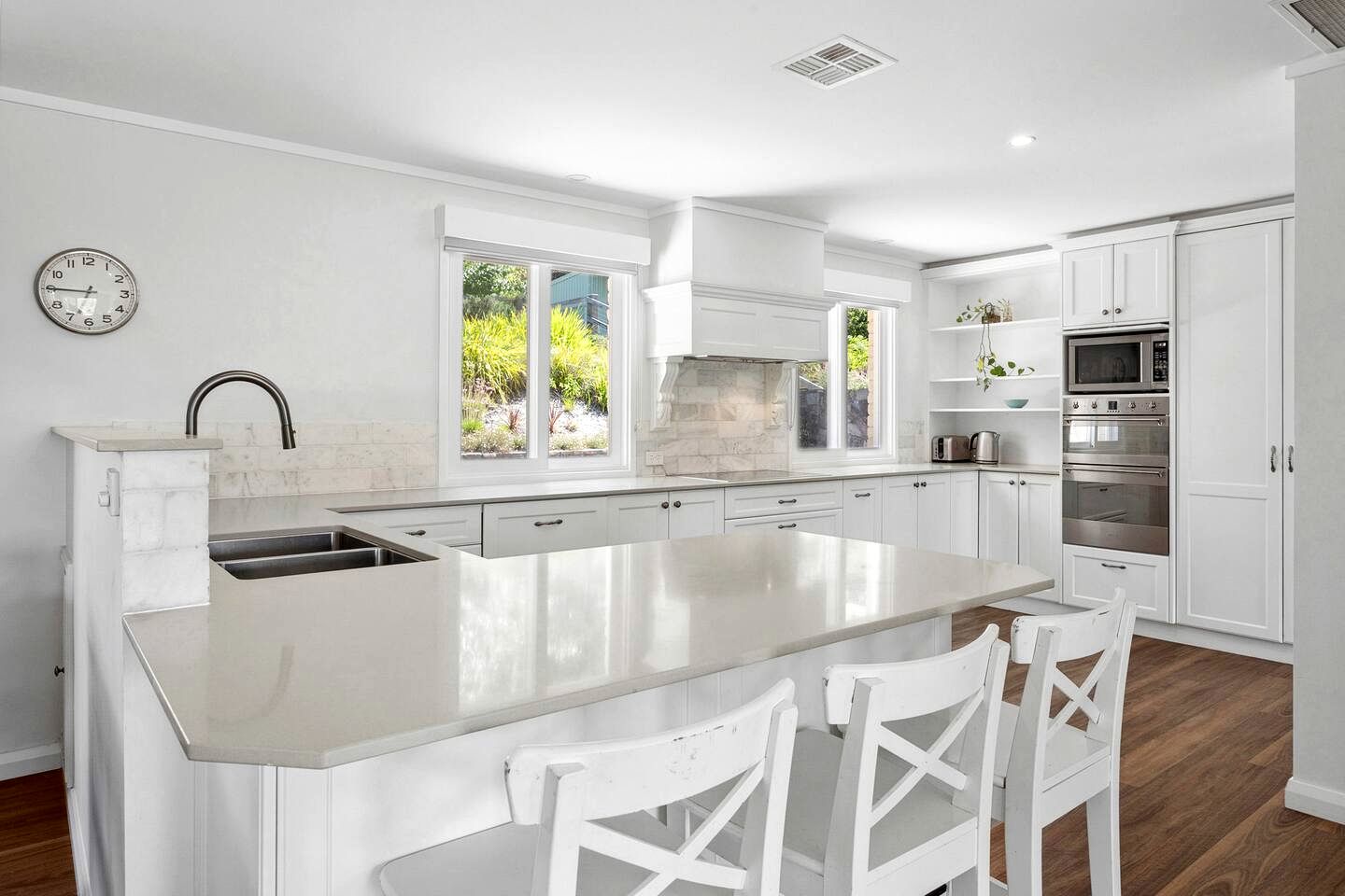 Tranquil Countryside Retreat with Private Guest Cottage near Canberra in Carwoola, Australia