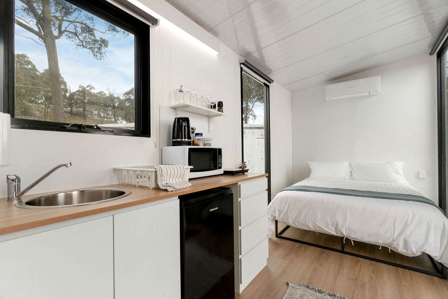 Farm Tiny House Stay Well Equipped in Deepwater, Queensland