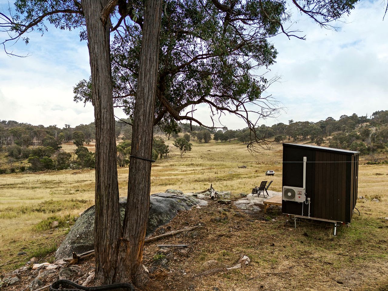 Farm Tiny House Stay Well Equipped in Deepwater, Queensland