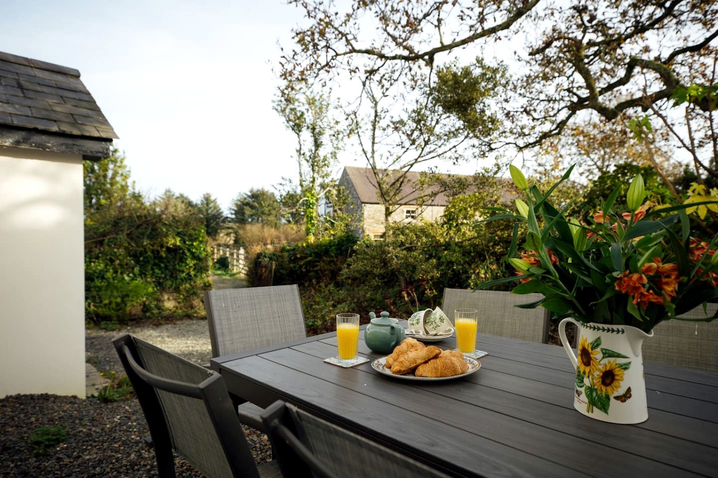 Charming Renovated Farmhouse with Billiard Room & Annex near Pembrokeshire Coast, Wales
