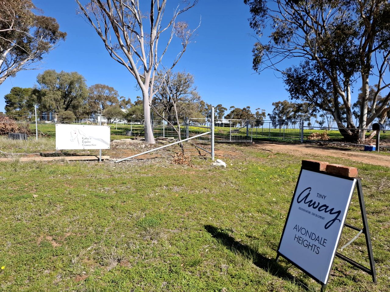 Farmstay Tiny House Glamping in Victoria for a Nature Escape