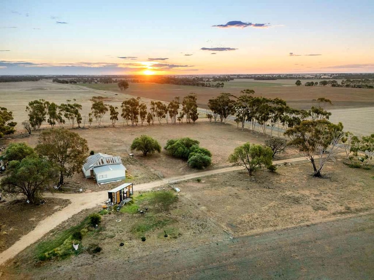 Farmstay Tiny House Glamping in Victoria for a Nature Escape