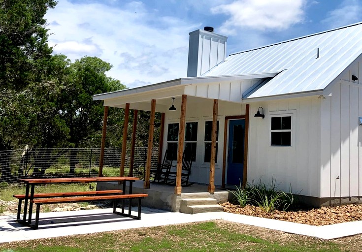 Charming Cabin for Glamping Vacations in Wimberley, Texas | Cabins (Wimberley, Texas, United States of America)