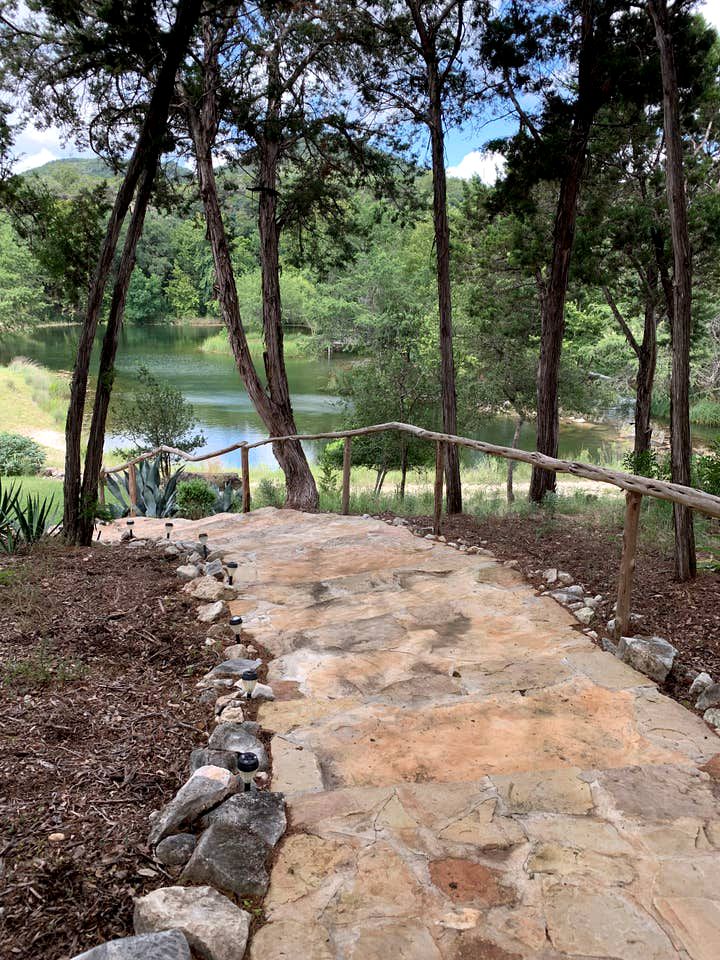 Beautiful and Spacious Texas Hill Country Cottage for a San Antonio Vacation with the Family