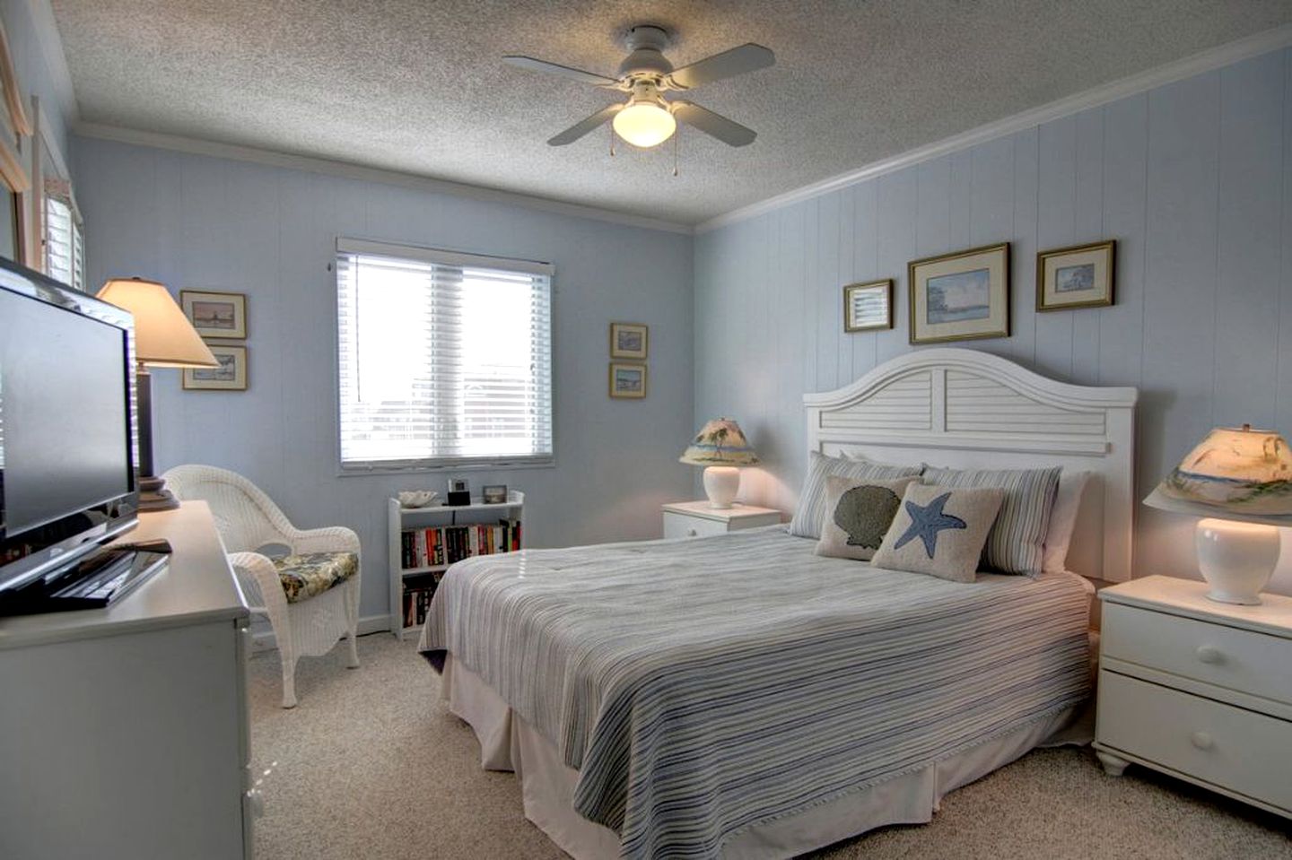 Cozy Beach Getaway with Ocean Views near Wilmington, North Carolina