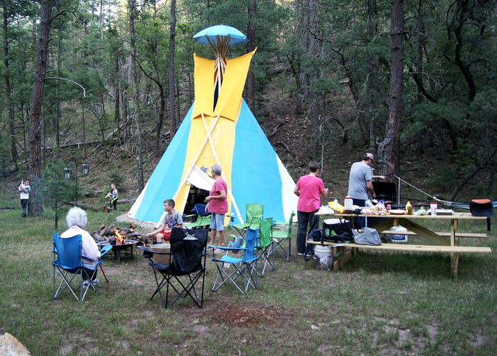 Tipis (Cloudcroft, New Mexico, United States)