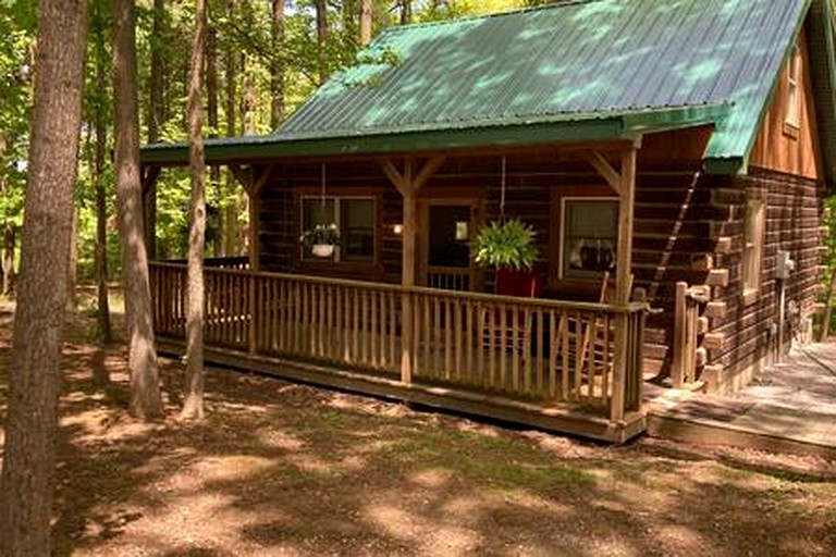 Cabins (United States of America, Birdseye, Indiana)
