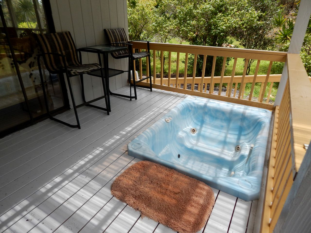 Secluded Luxury Cabin Rental with a Hot Tub near Kilauea, Hawaii